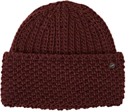 Фото Шапка с фактурной вязкой женская