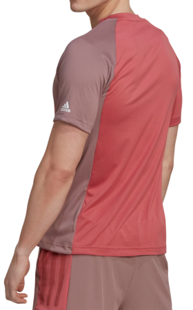 Футболка с логотипом мужская / Красный / 44